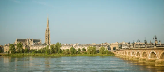 tourisme bordeaux et gironde avec guide touristique toute saison