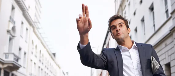 transport business a bordeaux avec homme attendant chauffeur vtc
